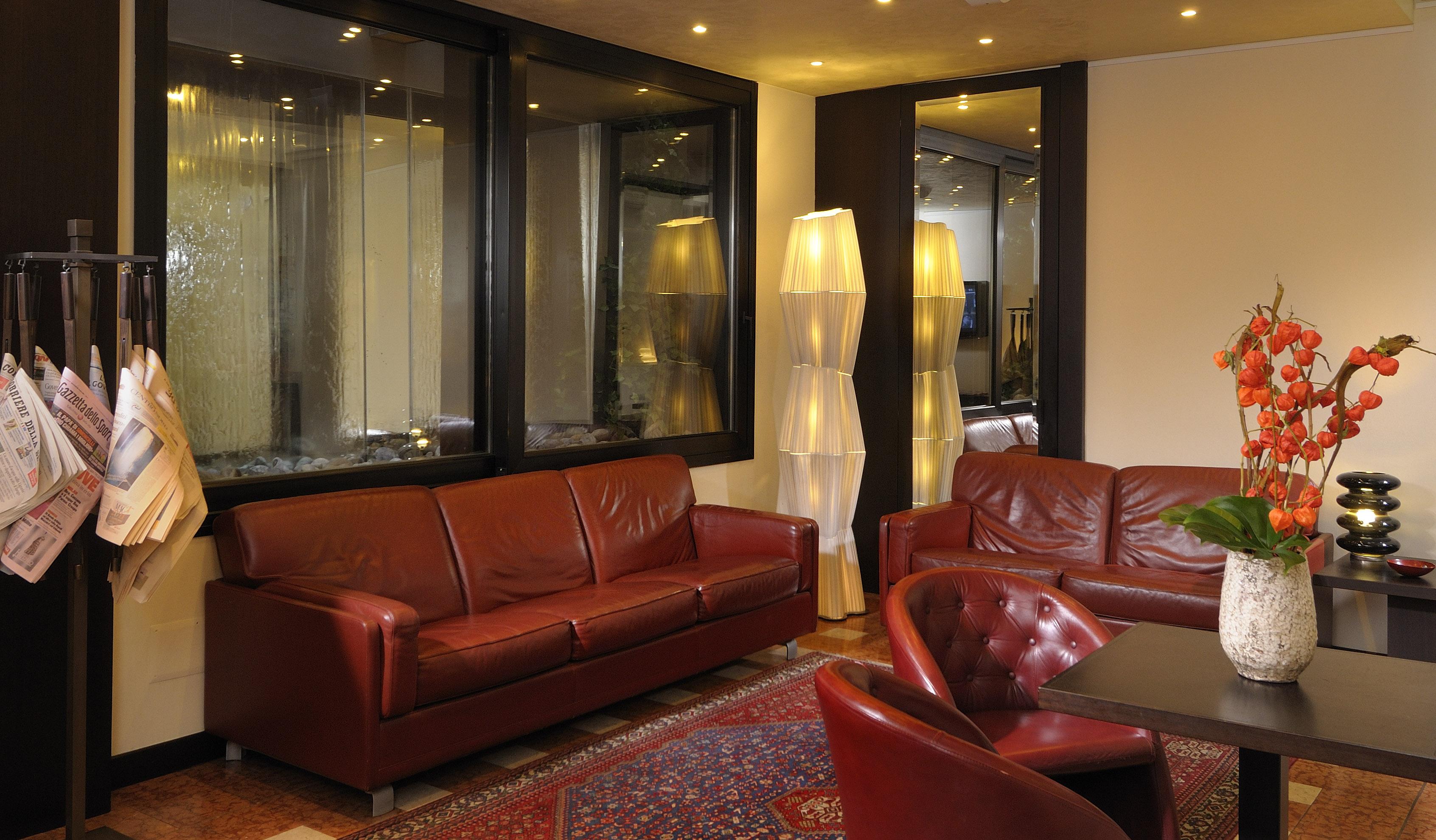 Phi Hotel